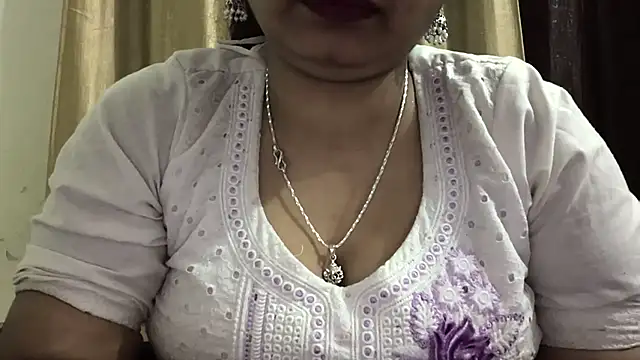 Snapshot of Gulaboo_bhabi chatting on 02.15.25 Gulaboo bhabi online show from 02.15.25