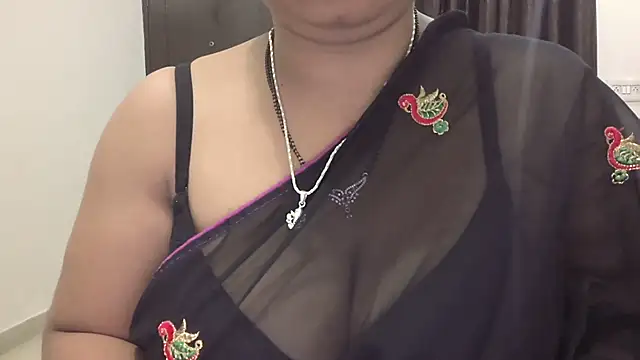 Snapshot of Gulaboo_bhabi chatting on 02.22.25 Gulaboo bhabi online show from 02.22.25