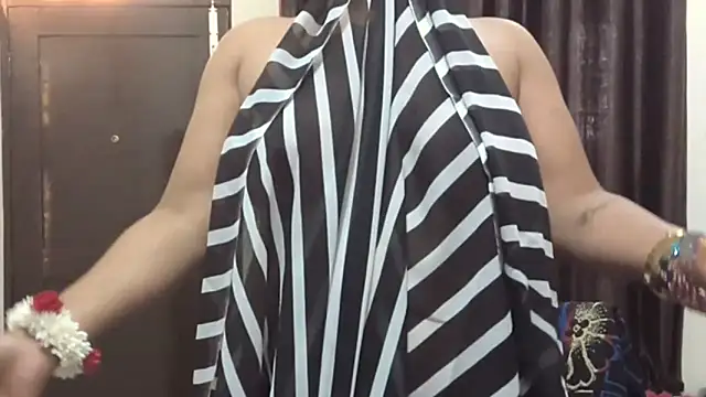 Snapshot of Gulaboo_bhabi chatting on 02.25.25 Gulaboo bhabi online show from 02.25.25