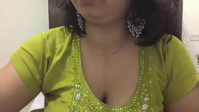 Snapshot of Gulaboo_bhabi chatting on 03.15.25 Gulaboo bhabi online show from 03.15.25