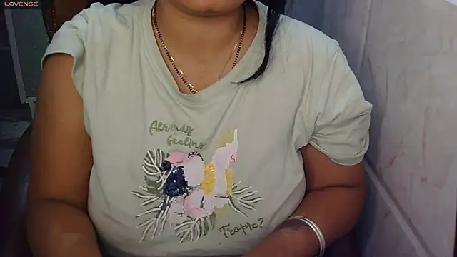 Snapshot of Gulaboo_bhabi chatting on 12.05.25 Gulaboo bhabi online show from 12.05.25