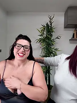 carolyne2023 online show from 12.04.25