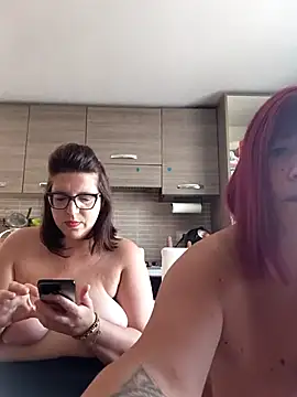 Snapshot of carolyne2023 chatting on 07.15.26 carolyne2023 online show from 07.15.26