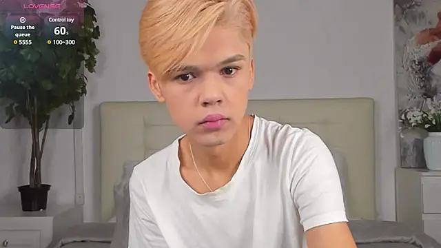 Snapshot of Felix_Rey chatting on 02.06.25 Felix Rey online show from 02.06.25