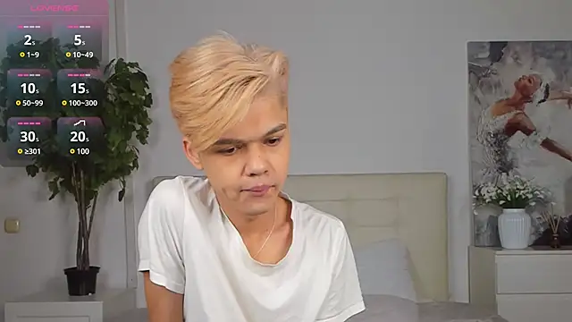 Snapshot of Felix_Rey chatting on 02.07.25 Felix Rey online show from 02.07.25