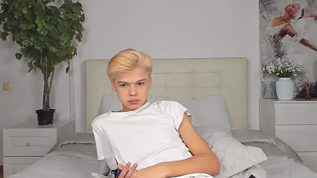 Snapshot of Felix_Rey chatting on 02.07.25 Felix Rey online show from 02.07.25