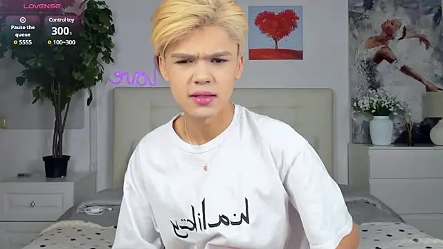 Snapshot of Felix_Rey chatting on 02.16.25 Felix Rey online show from 02.16.25