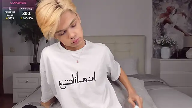 Snapshot of Felix_Rey chatting on 02.21.25 Felix Rey online show from 02.21.25