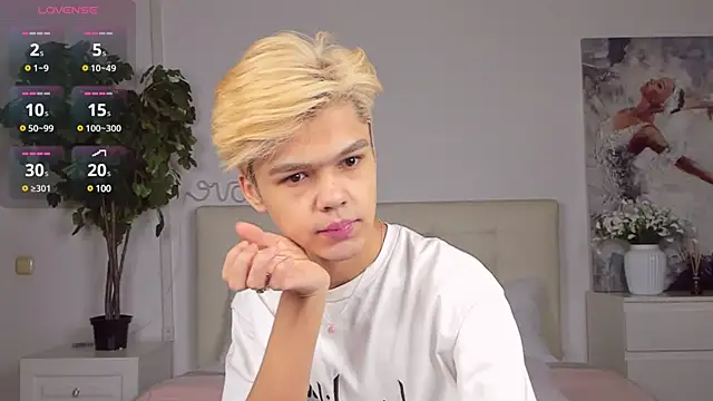 Snapshot of Felix_Rey chatting on 02.26.25 Felix Rey online show from 02.26.25