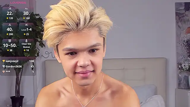 Snapshot of Felix_Rey chatting on 03.04.25 Felix Rey online show from 03.04.25