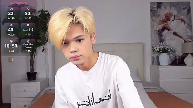 Snapshot of Felix_Rey chatting on 03.19.25 Felix Rey online show from 03.19.25