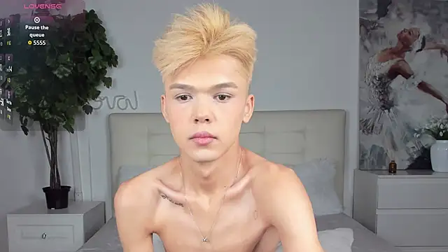 Snapshot of Felix_Rey chatting on 11.11.25 Felix Rey online show from 11.11.25