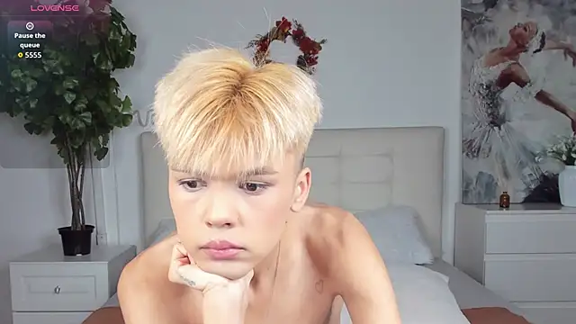 Snapshot of Felix_Rey chatting on 11.13.25 Felix Rey online show from 11.13.25