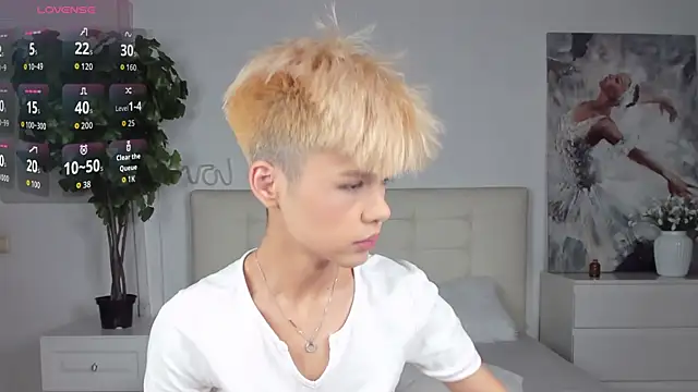 Snapshot of Felix_Rey chatting on 11.19.25 Felix Rey online show from 11.19.25