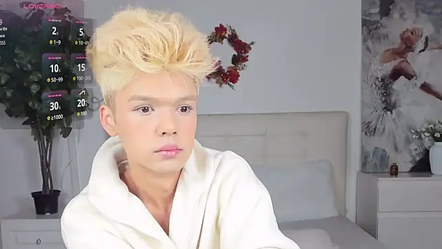 Snapshot of Felix_Rey chatting on 11.29.25 Felix Rey online show from 11.29.25