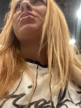 Snapshot of Sweet___Emily chatting on 12.06.24 Sweet Emily online show from 12.06.24