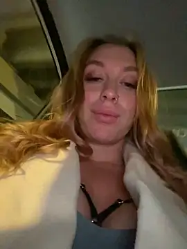 Snapshot of Sweet___Emily chatting on 12.08.24 Sweet Emily online show from 12.08.24