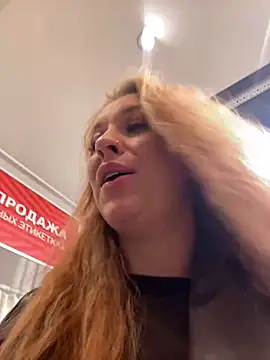 Snapshot of Sweet___Emily chatting on 12.24.24 Sweet Emily online show from 12.24.24