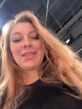 Snapshot of Sweet___Emily chatting on 01.14.25 Sweet Emily online show from 01.14.25