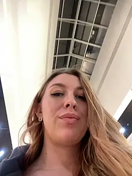 Snapshot of Sweet___Emily chatting on 01.31.25 Sweet Emily online show from 01.31.25