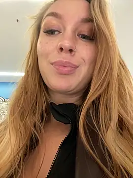 Snapshot of Sweet___Emily chatting on 02.11.25 Sweet Emily online show from 02.11.25