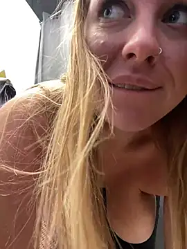 Snapshot of Sweet___Emily chatting on 03.12.25 Sweet Emily online show from 03.12.25