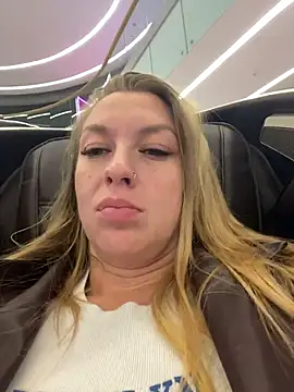 Snapshot of Sweet___Emily chatting on 11.12.25 Sweet Emily online show from 11.12.25