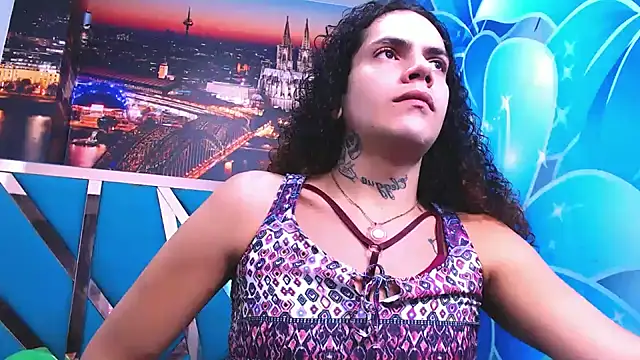 Snapshot of aleja_mistress_ chatting on 12.20.24 aleja mistress online show from 12.20.24