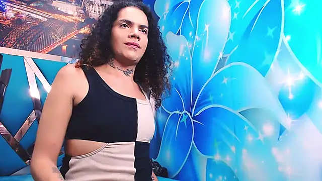 Snapshot of aleja_mistress_ chatting on 12.21.24 aleja mistress online show from 12.21.24