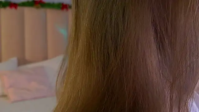 Snapshot of Eva_Natsumi chatting on 12.16.24 Eva Natsumi online show from 12.16.24