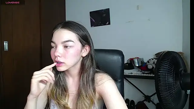 Snapshot of venelope1 chatting on 02.03.25 venelope1 online show from 02.03.25