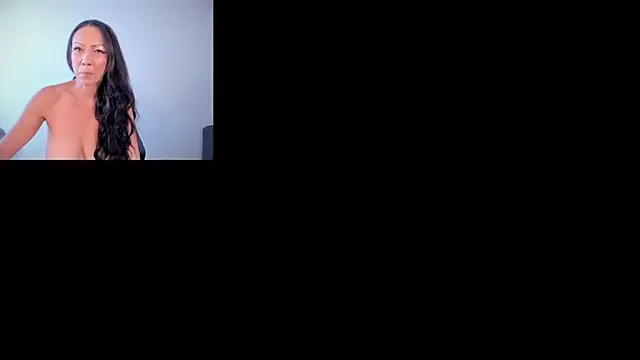 Snapshot of Kasandra_Mature_ chatting on 11.17.25 Kasandra Mature online show from 11.17.25