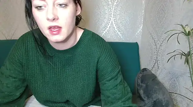 Snapshot of Jasmin-White chatting on 12.22.24 Jasmin-White online show from 12.22.24