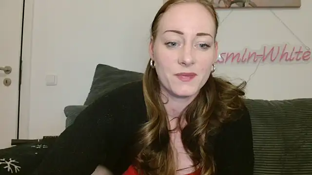 Snapshot of Jasmin-White chatting on 02.25.26 Jasmin-White online show from 02.25.26
