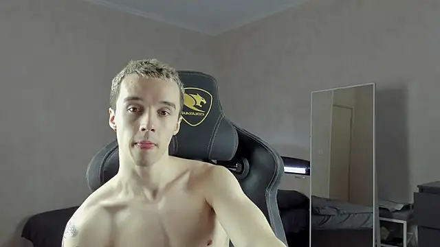 Snapshot of MasonWarholl chatting on 12.11.24 MasonWarholl online show from 12.11.24