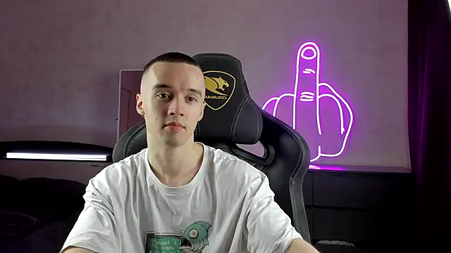 Snapshot of MasonWarholl chatting on 12.14.24 MasonWarholl online show from 12.14.24