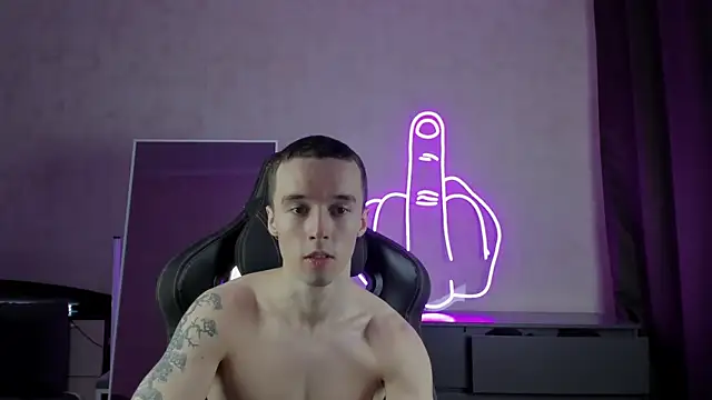 Snapshot of MasonWarholl chatting on 01.10.25 MasonWarholl online show from 01.10.25