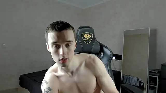 Snapshot of MasonWarholl chatting on 01.19.25 MasonWarholl online show from 01.19.25