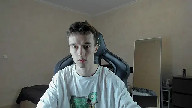 Snapshot of MasonWarholl chatting on 03.20.25 MasonWarholl online show from 03.20.25