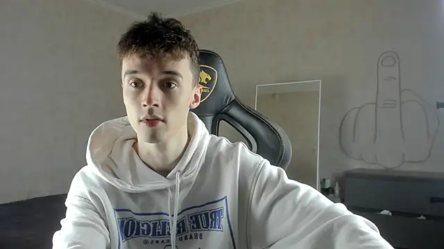 Snapshot of MasonWarholl chatting on 09.28.25 MasonWarholl online show from 09.28.25