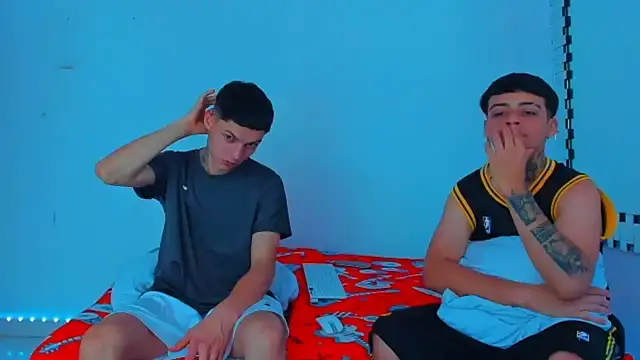 Snapshot of HOT_boy2025 chatting on 01.11.25 HOT boy2025 online show from 01.11.25