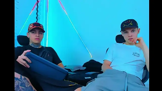 Snapshot of HOT_boy2025 chatting on 09.17.25 HOT boy2025 online show from 09.17.25