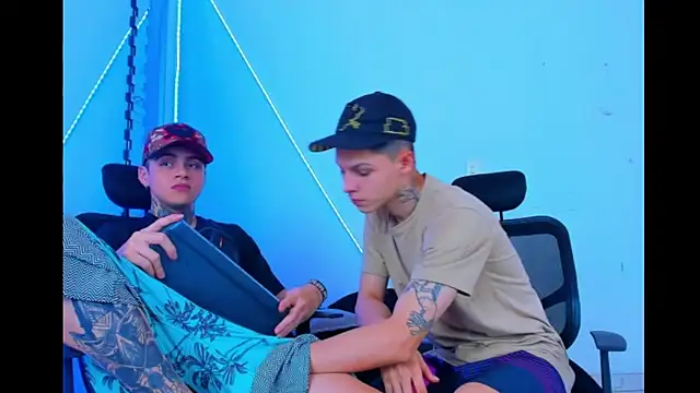 Snapshot of HOT_boy2025 chatting on 09.20.25 HOT boy2025 online show from 09.20.25