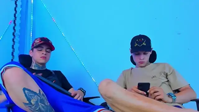 Snapshot of HOT_boy2025 chatting on 10.04.25 HOT boy2025 online show from 10.04.25