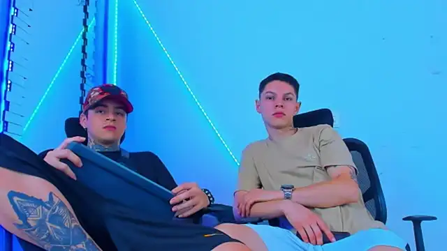 Snapshot of HOT_boy2025 chatting on 10.15.25 HOT boy2025 online show from 10.15.25