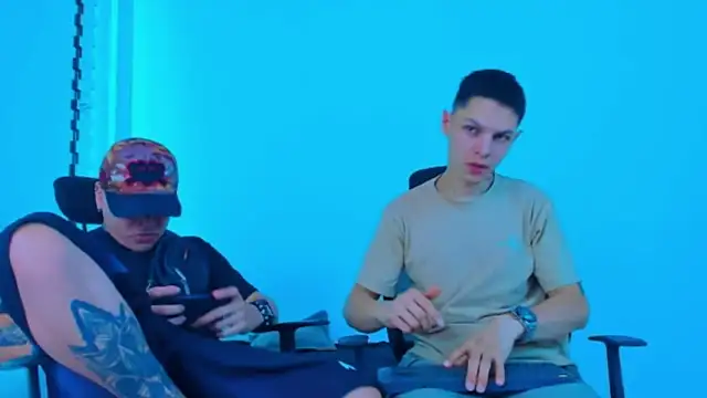 Snapshot of HOT_boy2025 chatting on 11.08.25 HOT boy2025 online show from 11.08.25