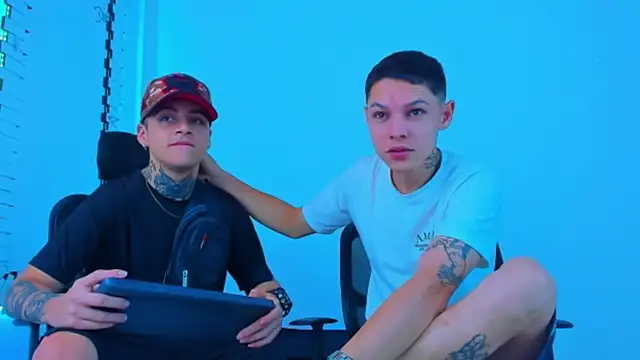 Snapshot of HOT_boy2025 chatting on 11.10.25 HOT boy2025 online show from 11.10.25