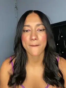 Snapshot of mailyreid chatting on 02.08.25 mailyreid online show from 02.08.25