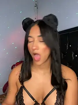 Snapshot of mailyreid chatting on 02.25.25 mailyreid online show from 02.25.25