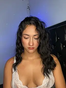 Snapshot of mailyreid chatting on 02.27.25 mailyreid online show from 02.27.25